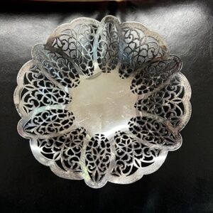 Lovelace Int. Vintage # 3016 dish silver plated-Hallmarked